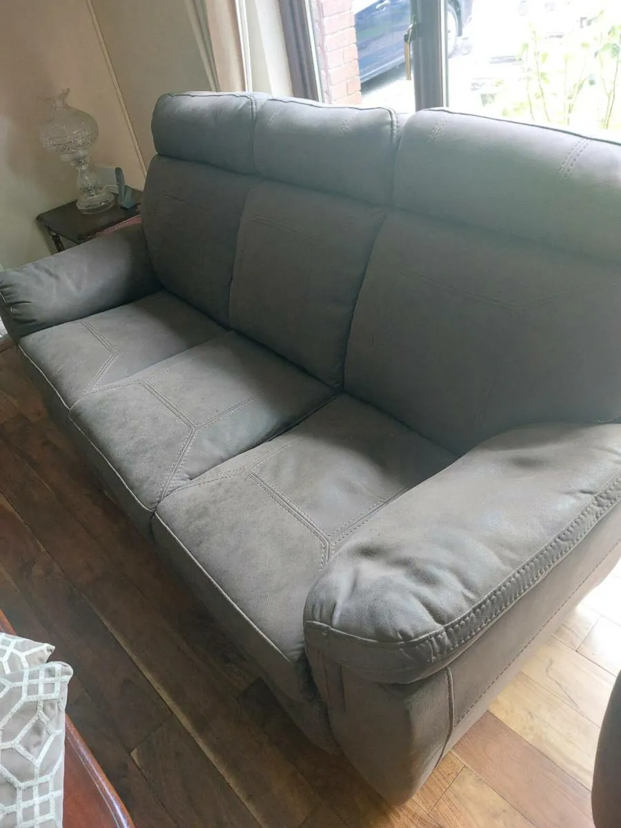3 Sitting Room Seat - Image 3