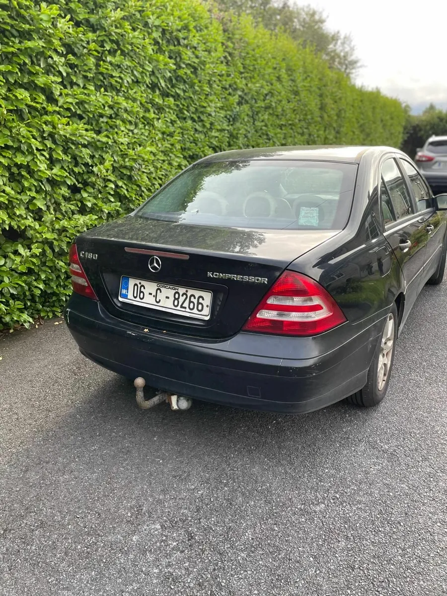 Mercedes-Benz C-Class 2006 - Image 2