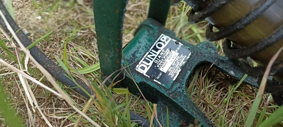 Vintage Giant Dunlop Foot Pump - Image 2