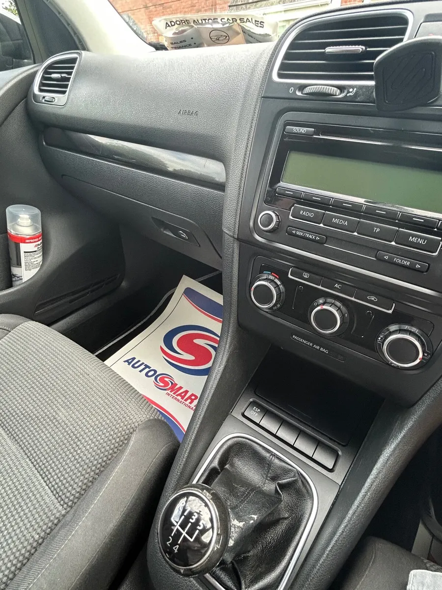 Volkswagen Golf 2010 - Image 4