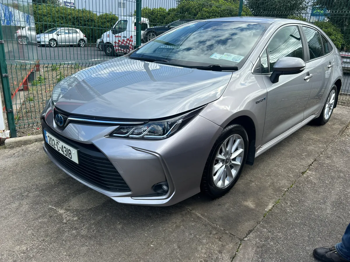Toyota Corolla  automatic   hybrid - Image 1