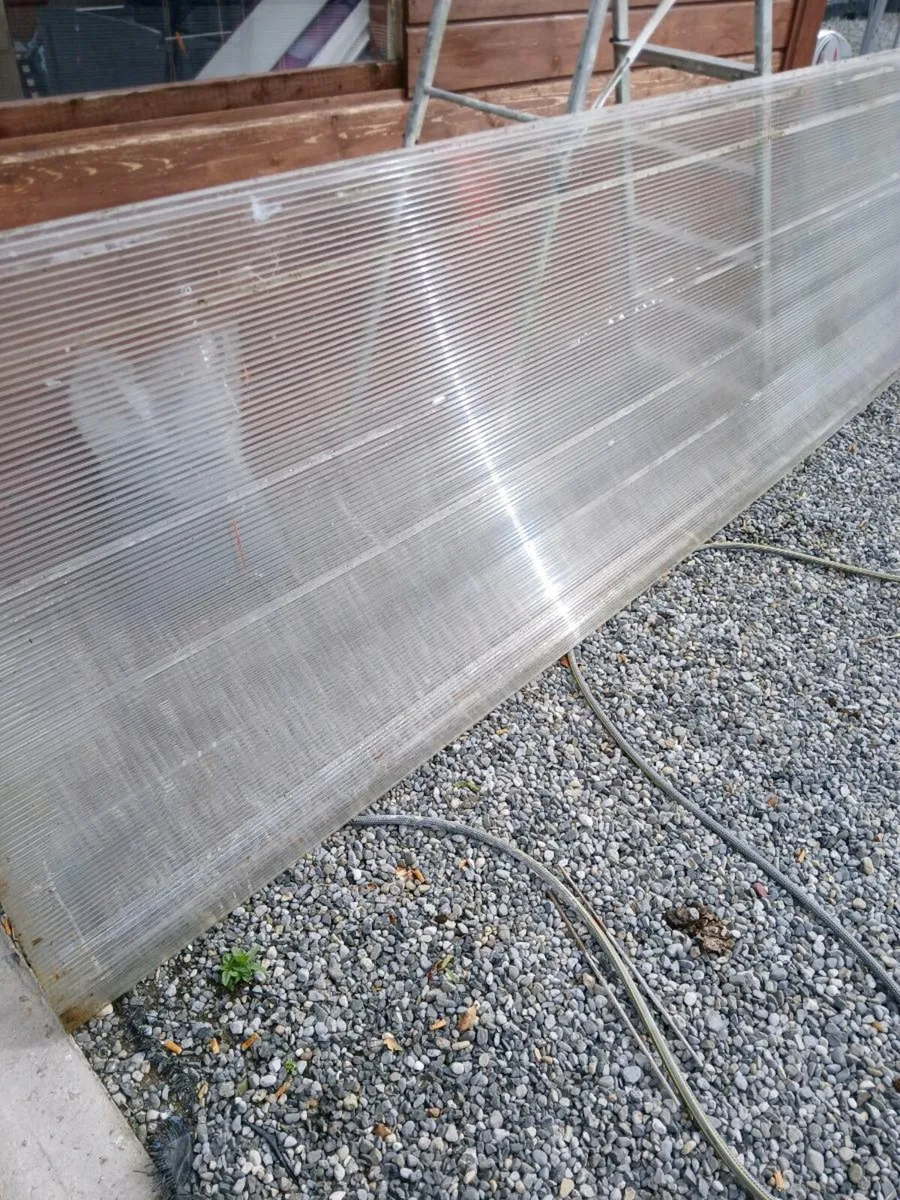 Clear polyster sheets - Image 1