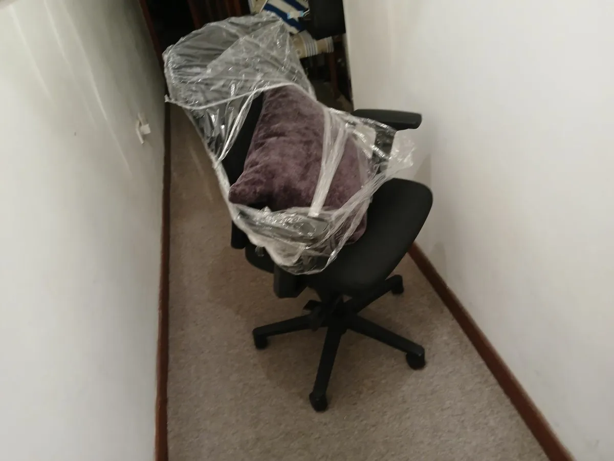 Office chair new/&desk..new..delivered - Image 2