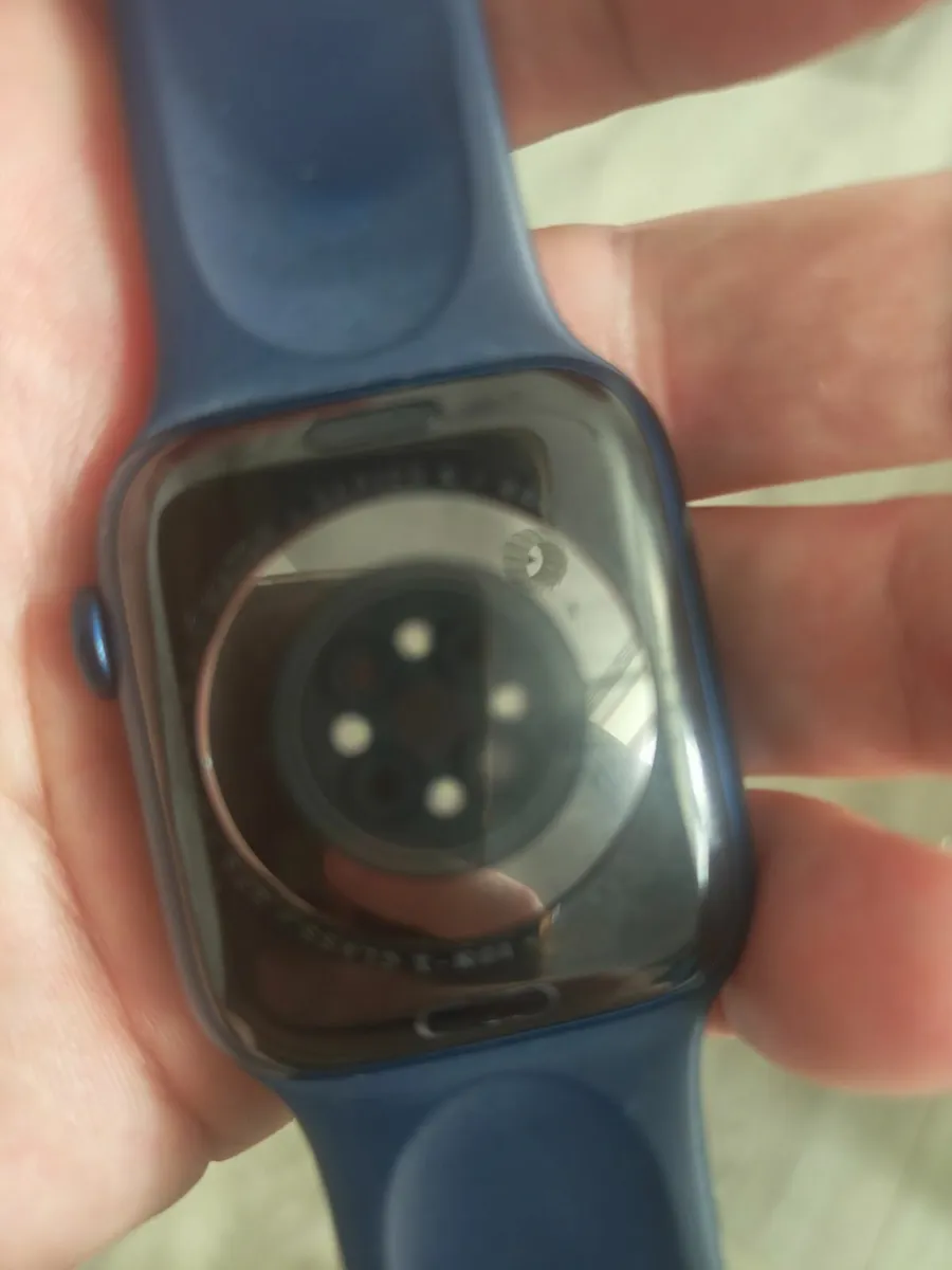 Apple Watch  series 6 - Image 3