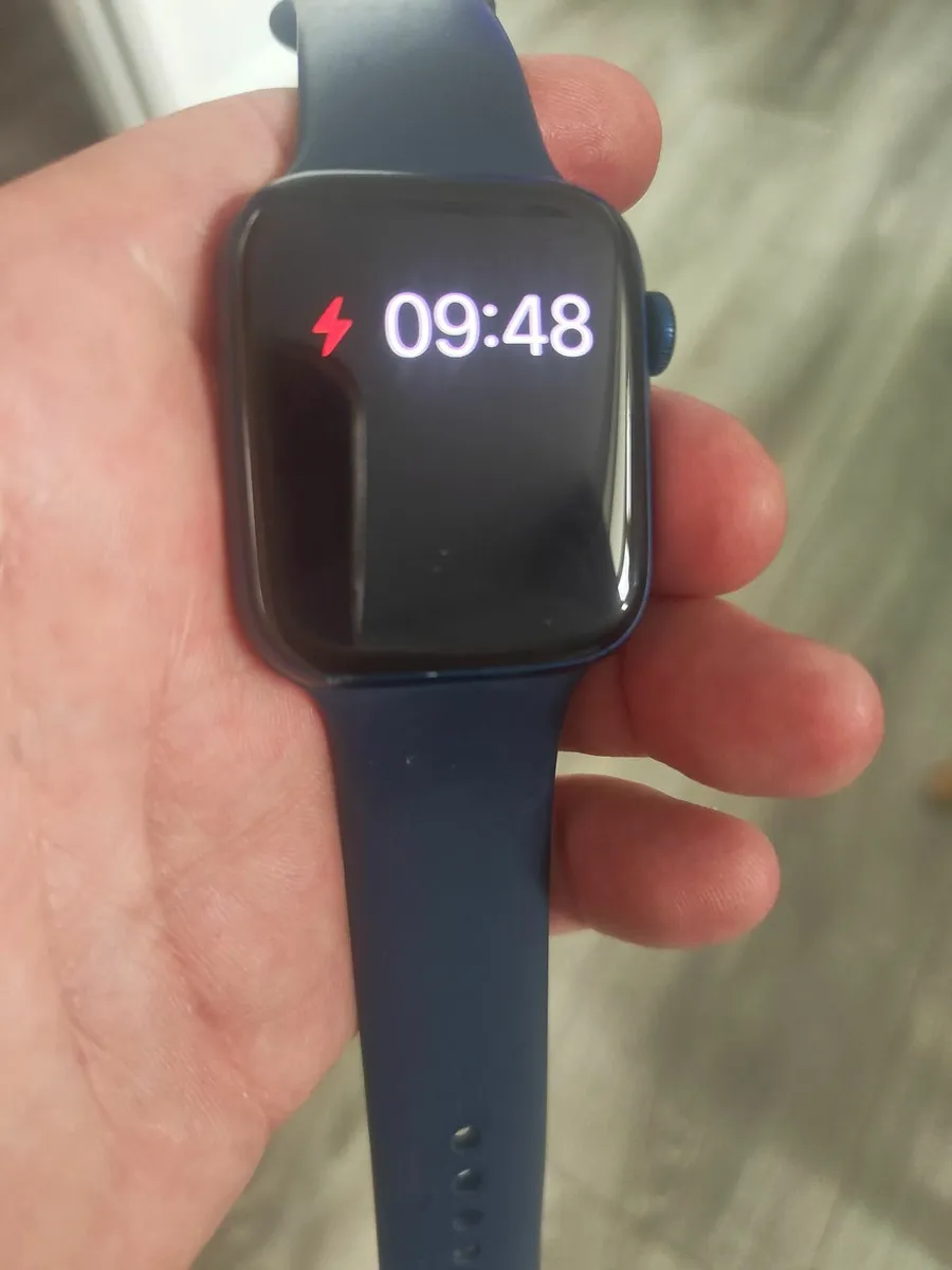 Apple Watch  series 6 - Image 2