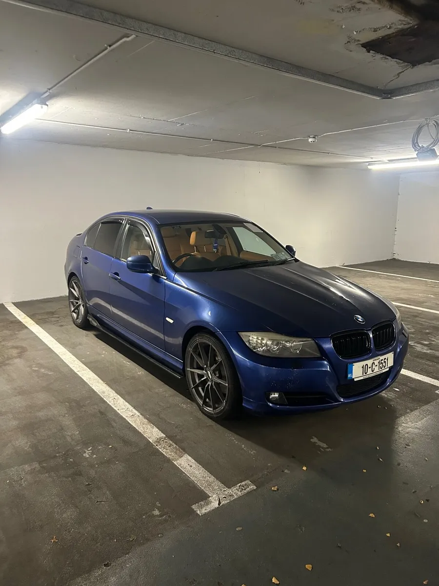 BMW 3-Series 2010 - Image 1