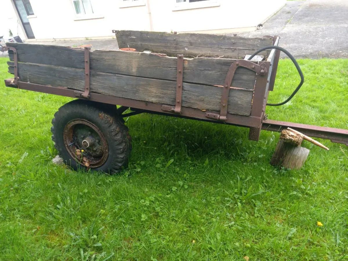 Trailer - Image 1