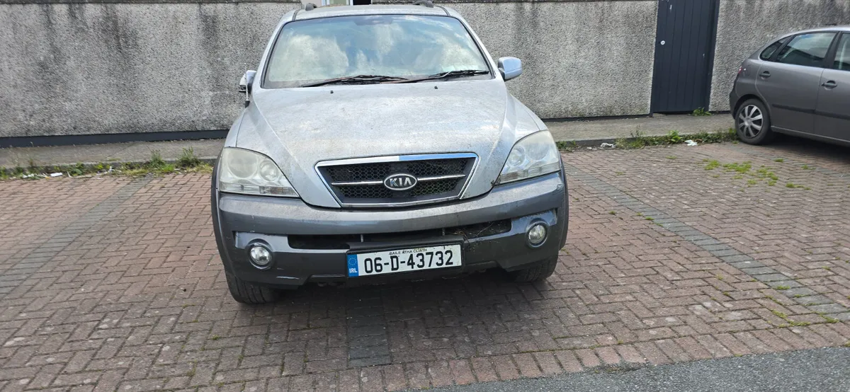 Kia sorento 06 straing and driving - Image 1