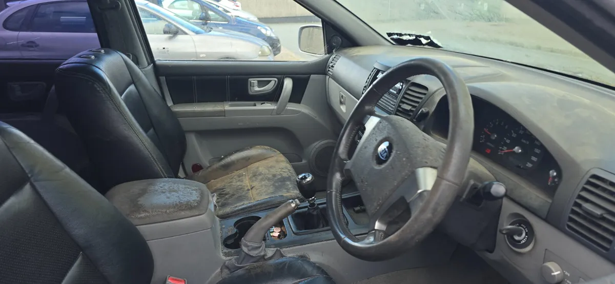 Kia sorento 06 straing and driving - Image 3