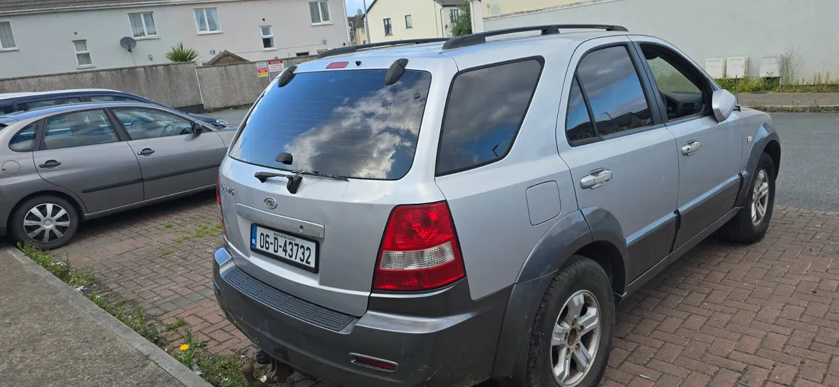 Kia sorento 06 straing and driving - Image 4