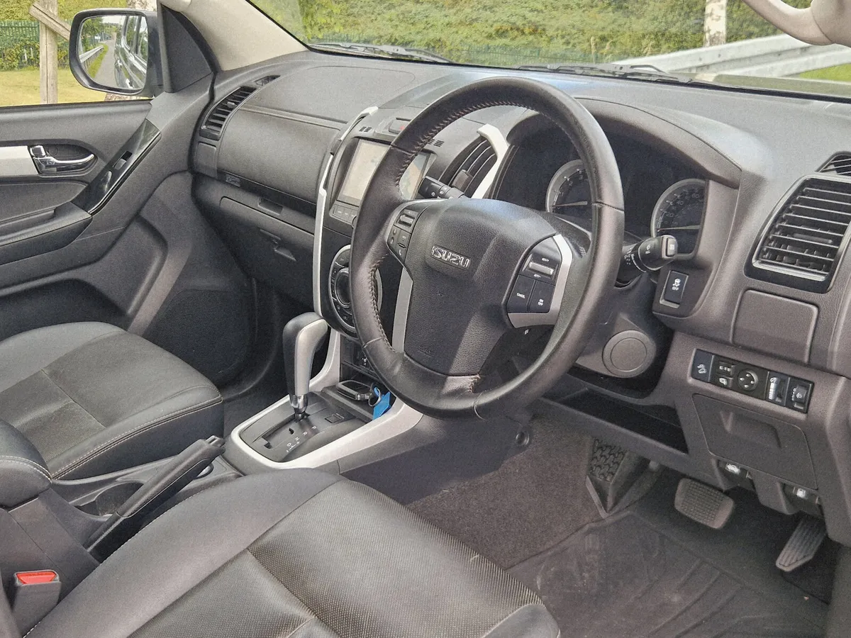 2019 Isuzu D-MAX  UTAH AUTOMATIC - Image 4