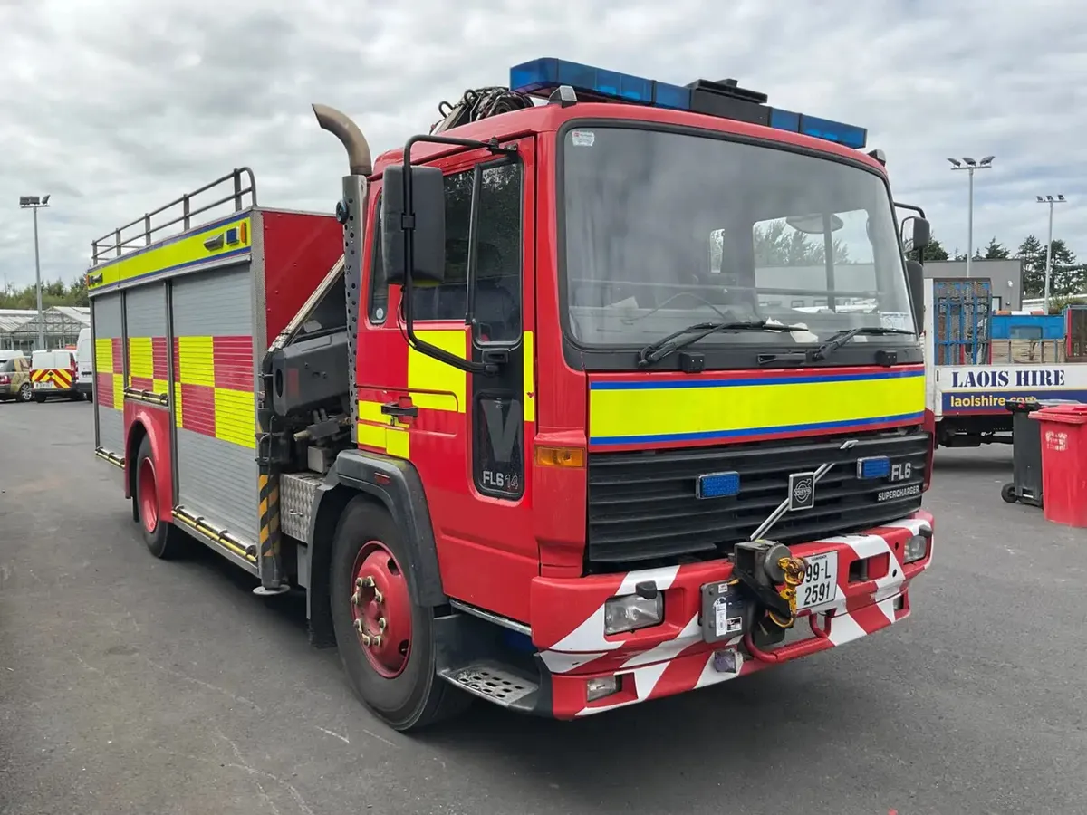 1999 Volvo Fl6.14 Fire Engine For Auction - Image 2