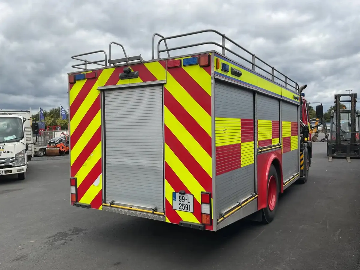 1999 Volvo Fl6.14 Fire Engine For Auction - Image 3