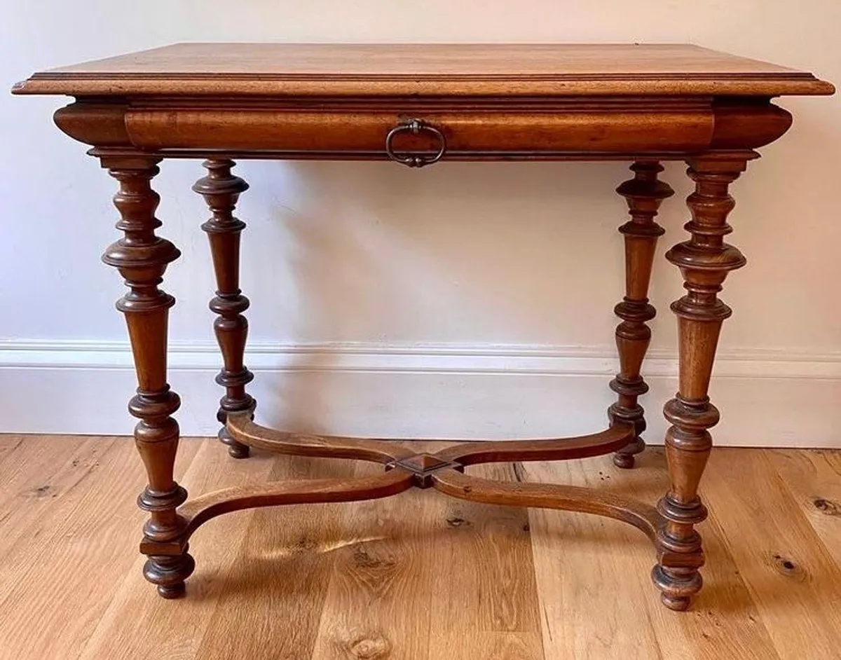 19th Century - Elegant French Antique Walnut Table - Image 1