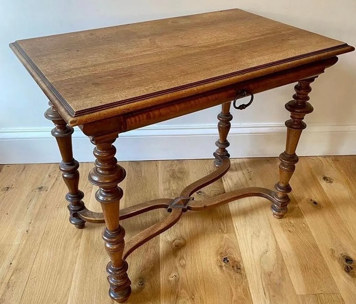 19th Century - Elegant French Antique Walnut Table - Image 2