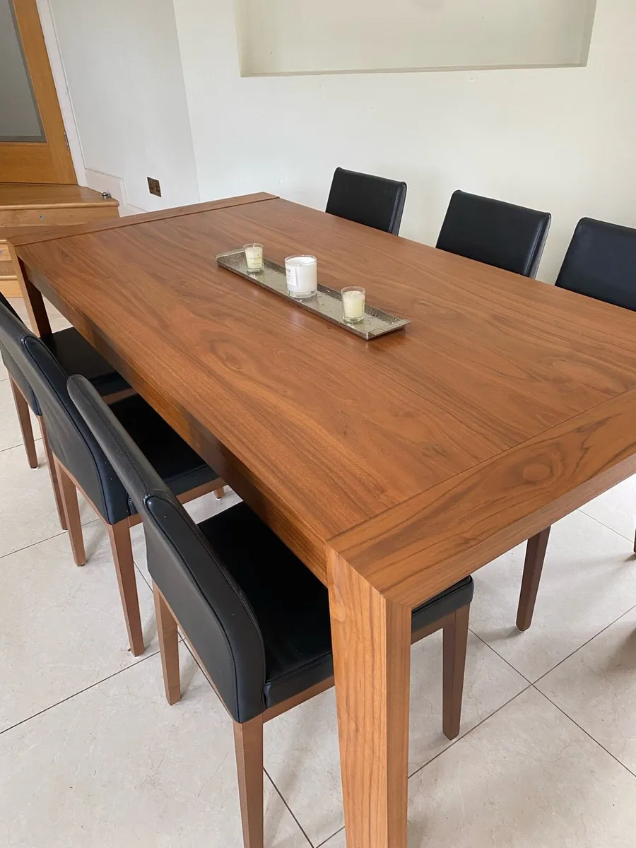 Diningroom Table and 6 Black Leather Chairs - Image 3