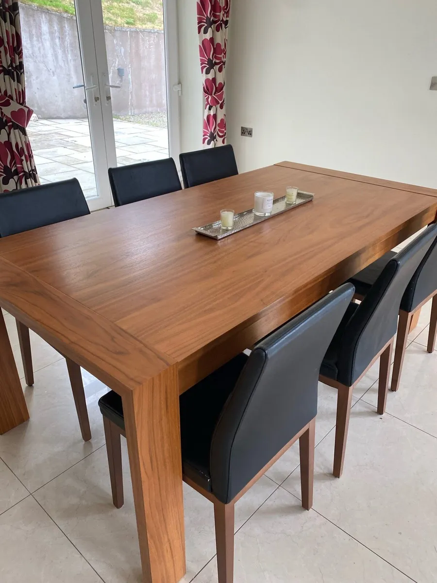 Diningroom Table and 6 Black Leather Chairs - Image 1