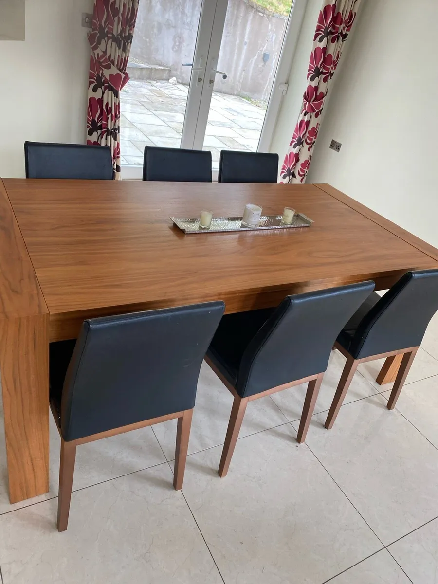 Diningroom Table and 6 Black Leather Chairs - Image 4