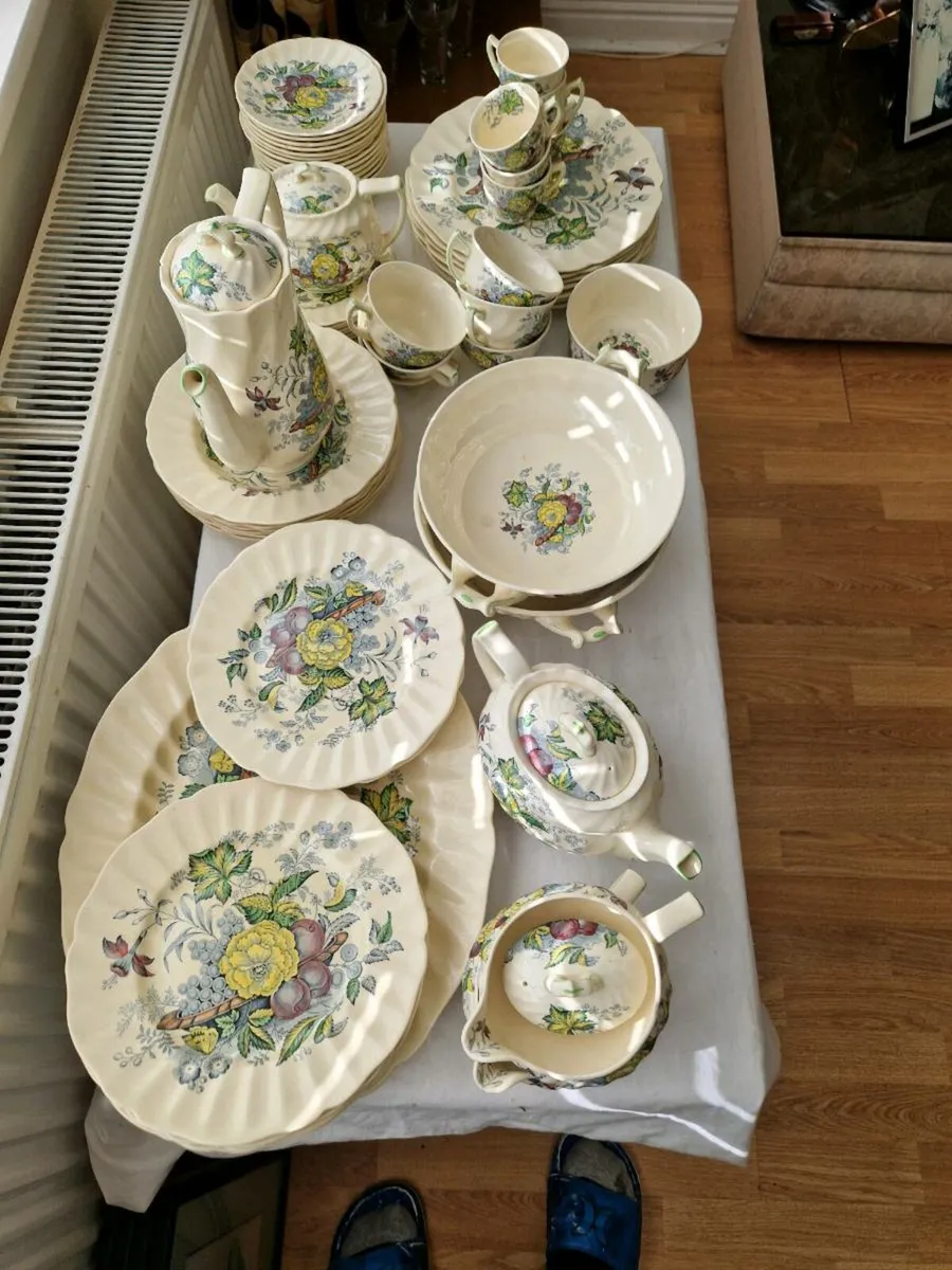 Royal Doulton 70 piece set - Image 3