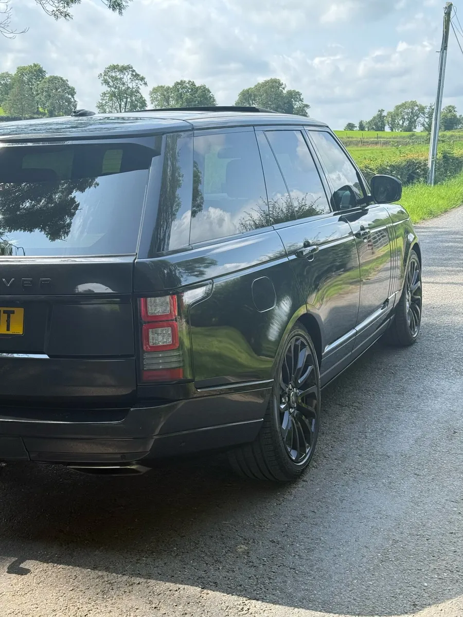 Land Rover Range Rover 2014 Supercharged V8 - Image 1