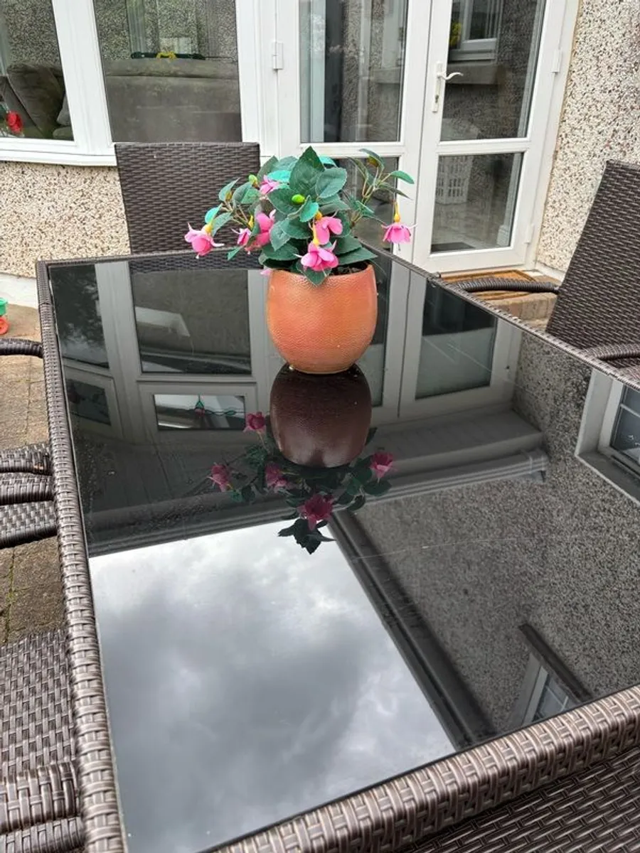 patio table and 6 chairs - Image 2
