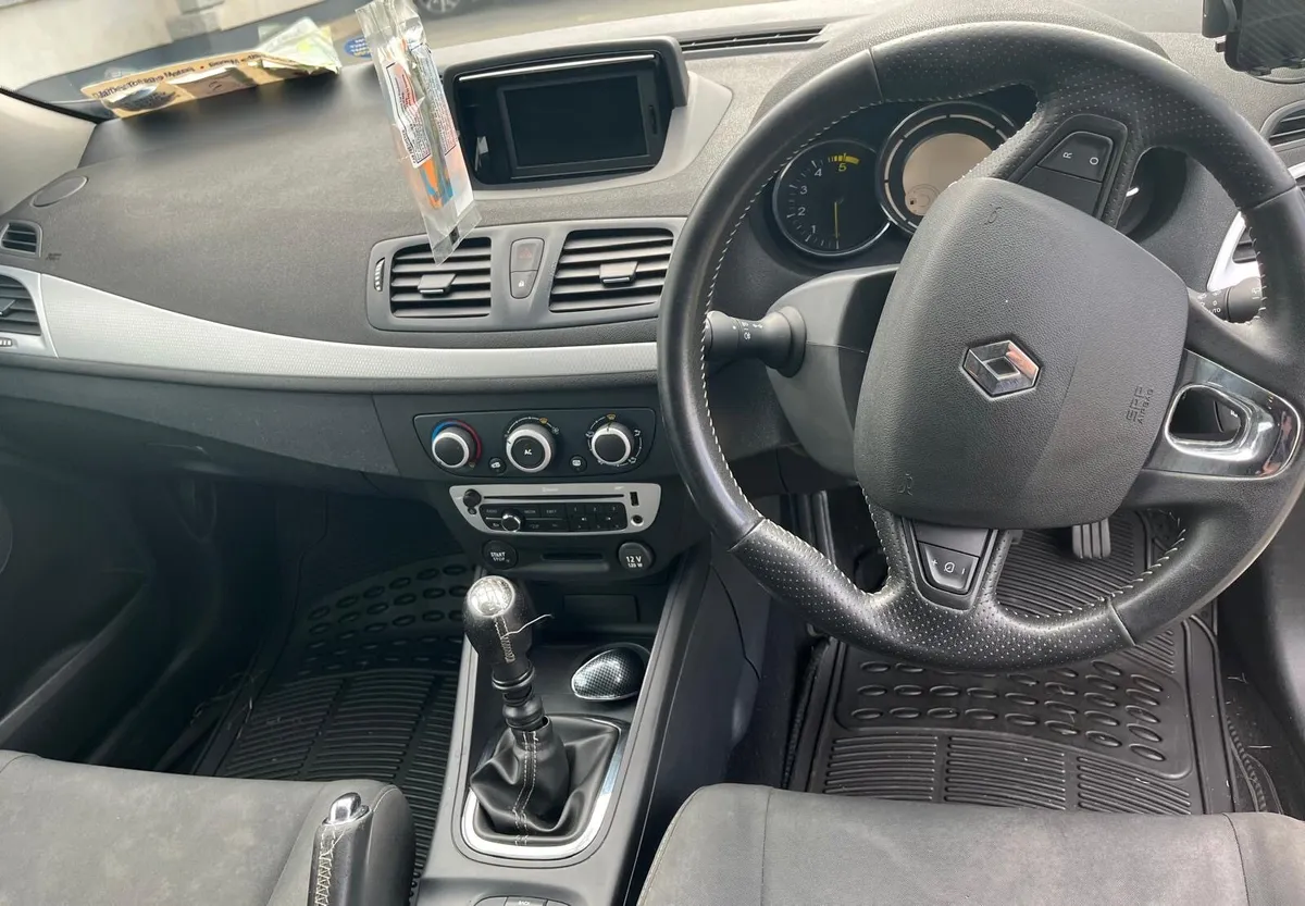 Renault megane 110 Bhp TomTom edition - Image 3