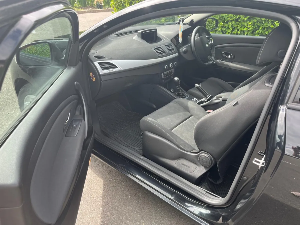 Renault megane 110 Bhp TomTom edition - Image 4
