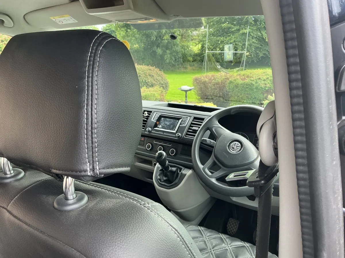 Volkswagen Transporter 2018 - Image 2