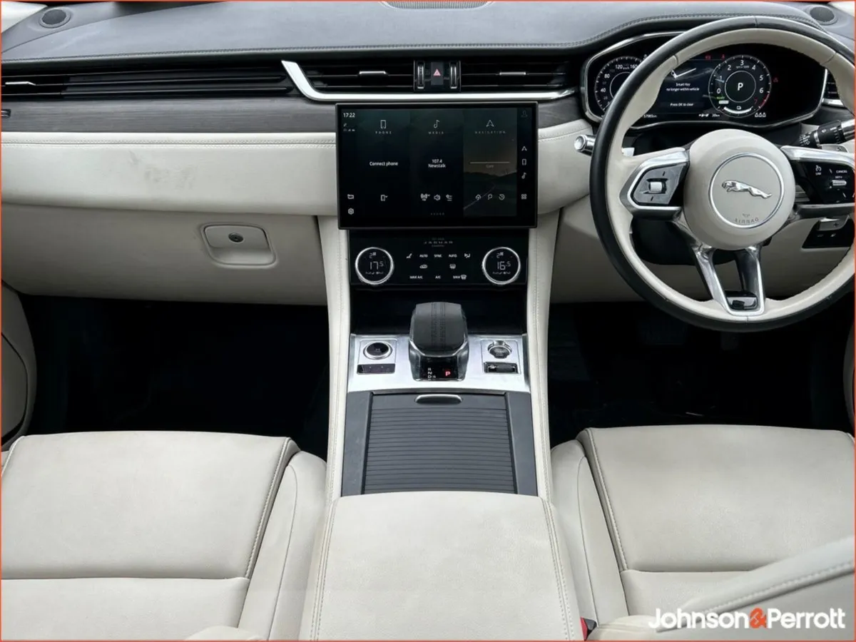 Jaguar F- PACE 2.0 I4 Phev 404 PS AWD Auto - Image 4