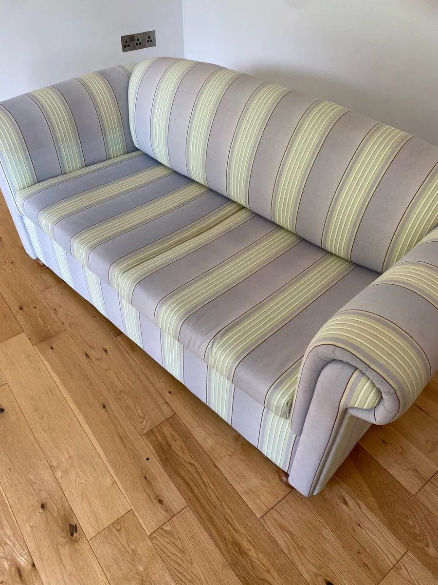 Sofa bed  in excellent condition - Image 2