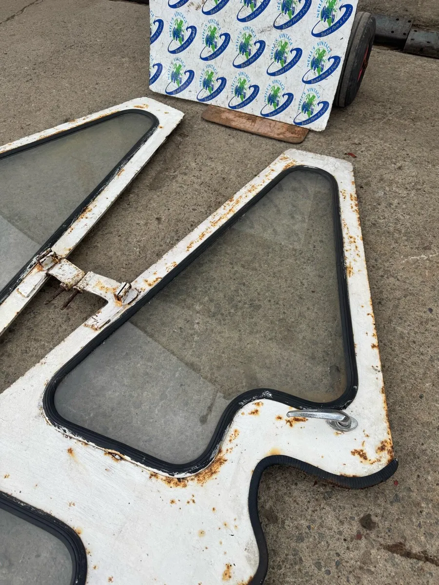 Pair David Brown 990 995 996 Cab Doors - Image 2