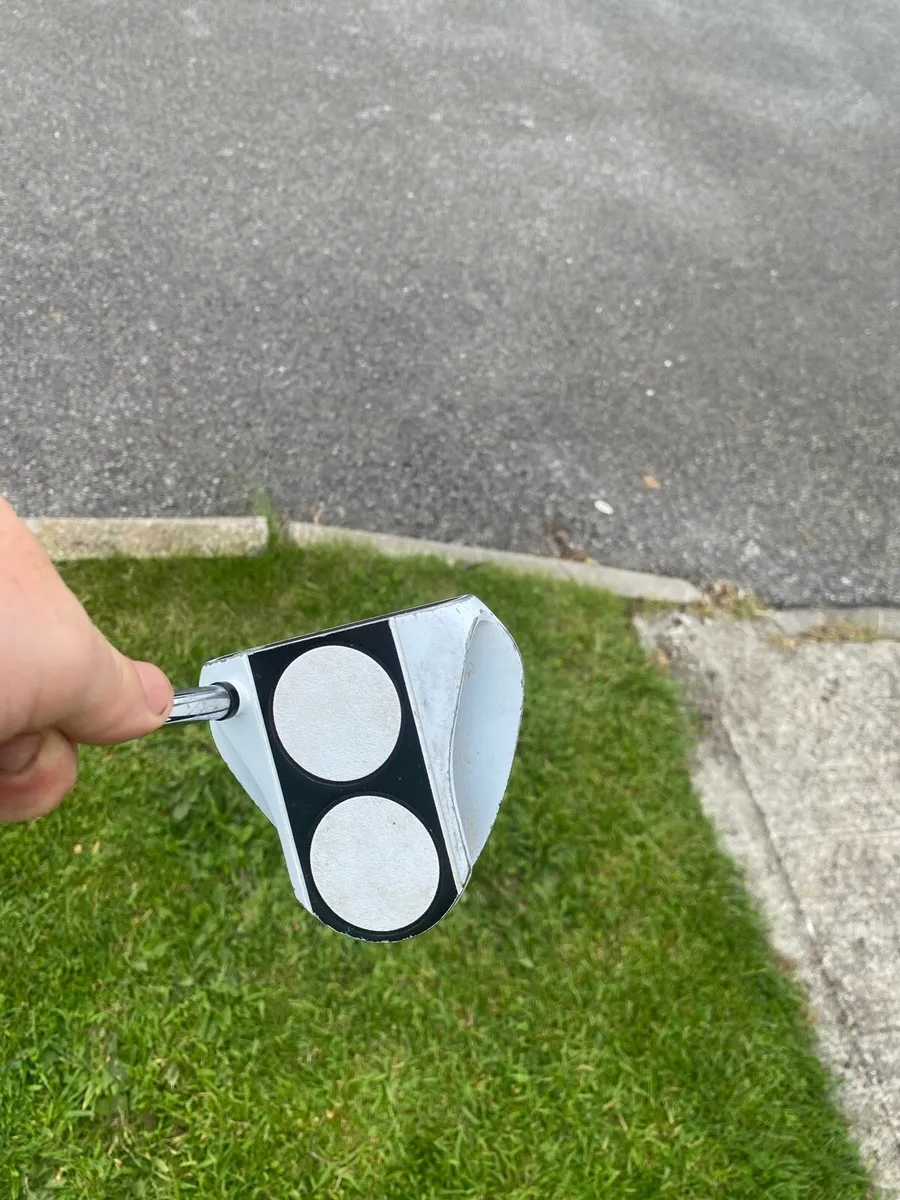 Odyssey two ball putter - Image 1