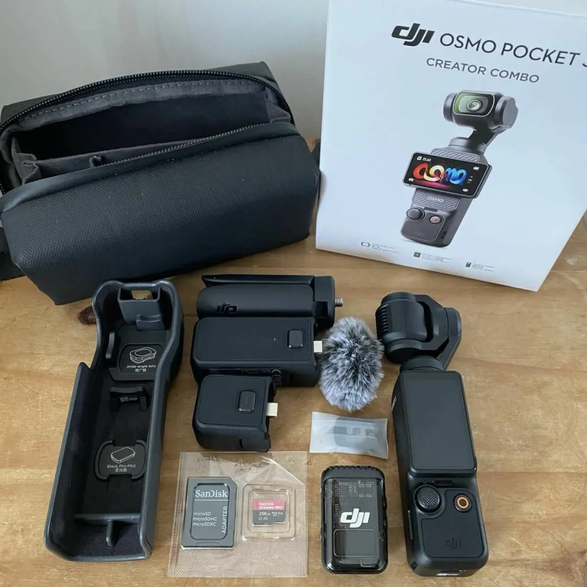 DJI Osmo Pocket 3 Creator Combo - Image 1