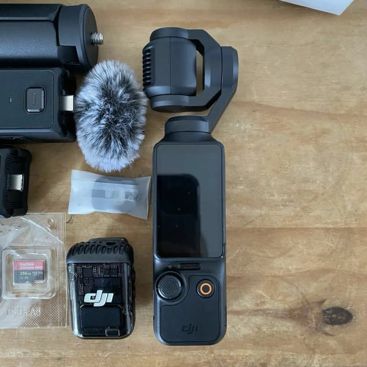 DJI Osmo Pocket 3 Creator Combo - Image 2