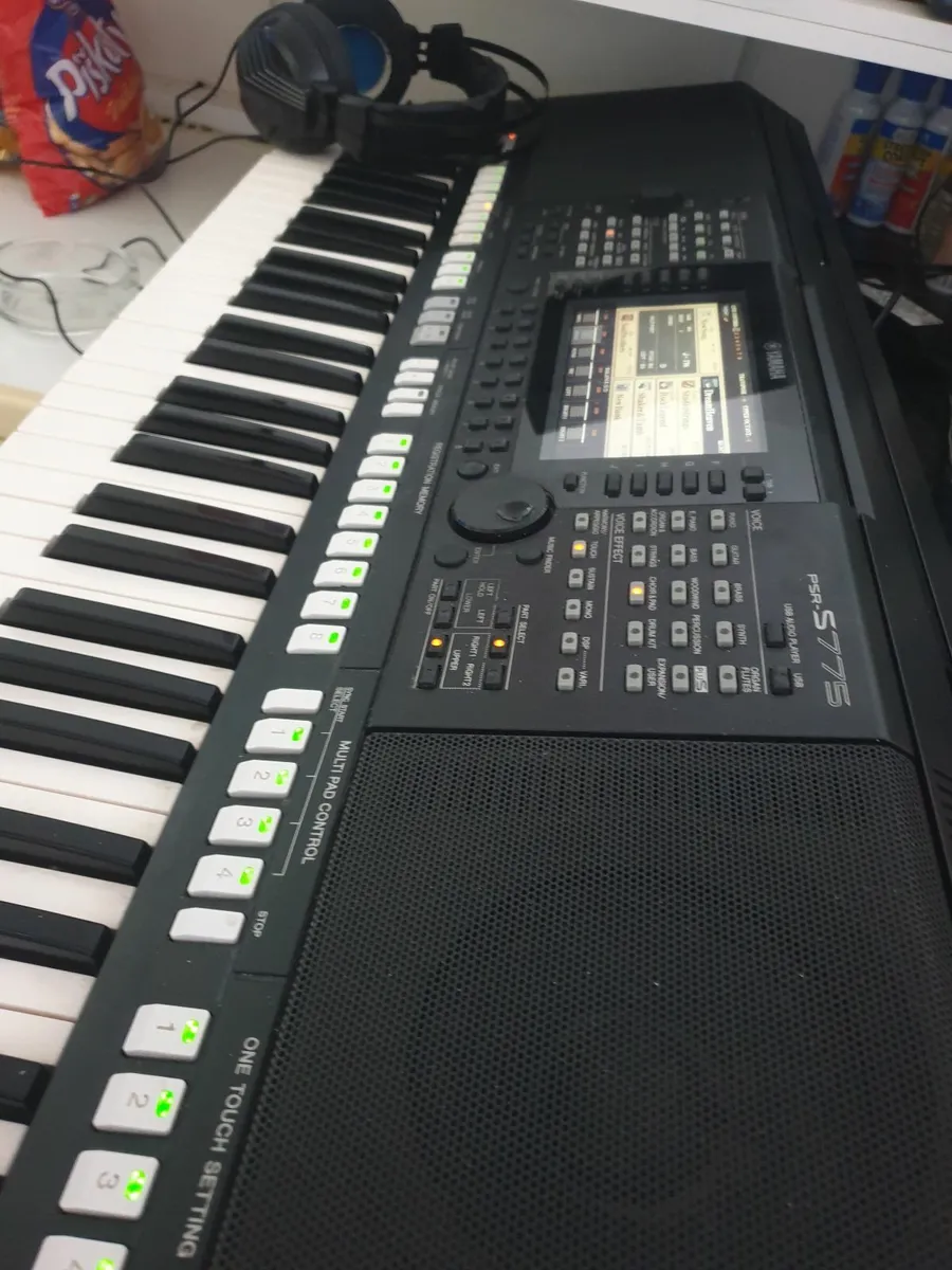 Yamaha psr s775 - Image 2