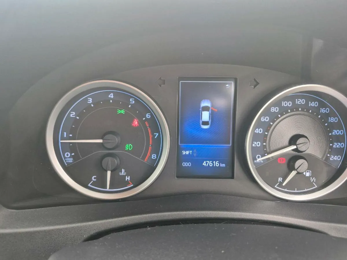 Toyota corolla luna sport - Image 3