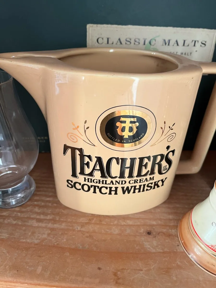 Whiskey jugs - Image 1