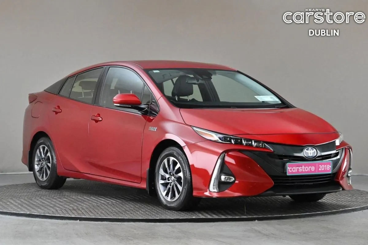 Toyota Prius 1.8 Plug IN Hybrid  full Leather sat - Image 1