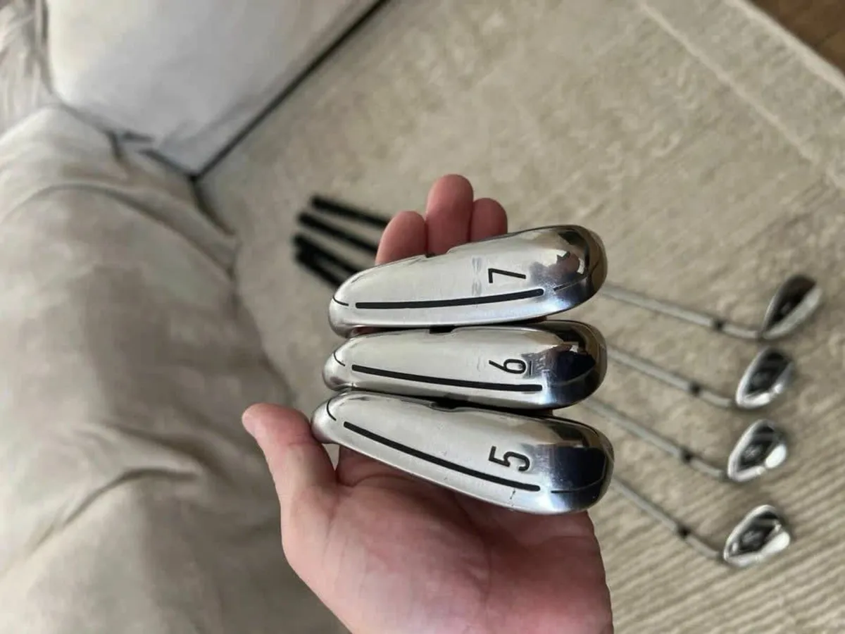 Taylormade M4 Irons 5-SW Regular Flex - Image 3