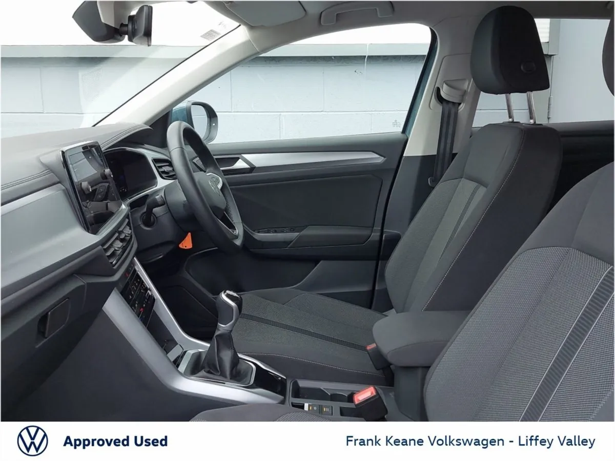 Volkswagen T-Roc Life 1.0 TSI 110HP  now IN Stock - Image 4