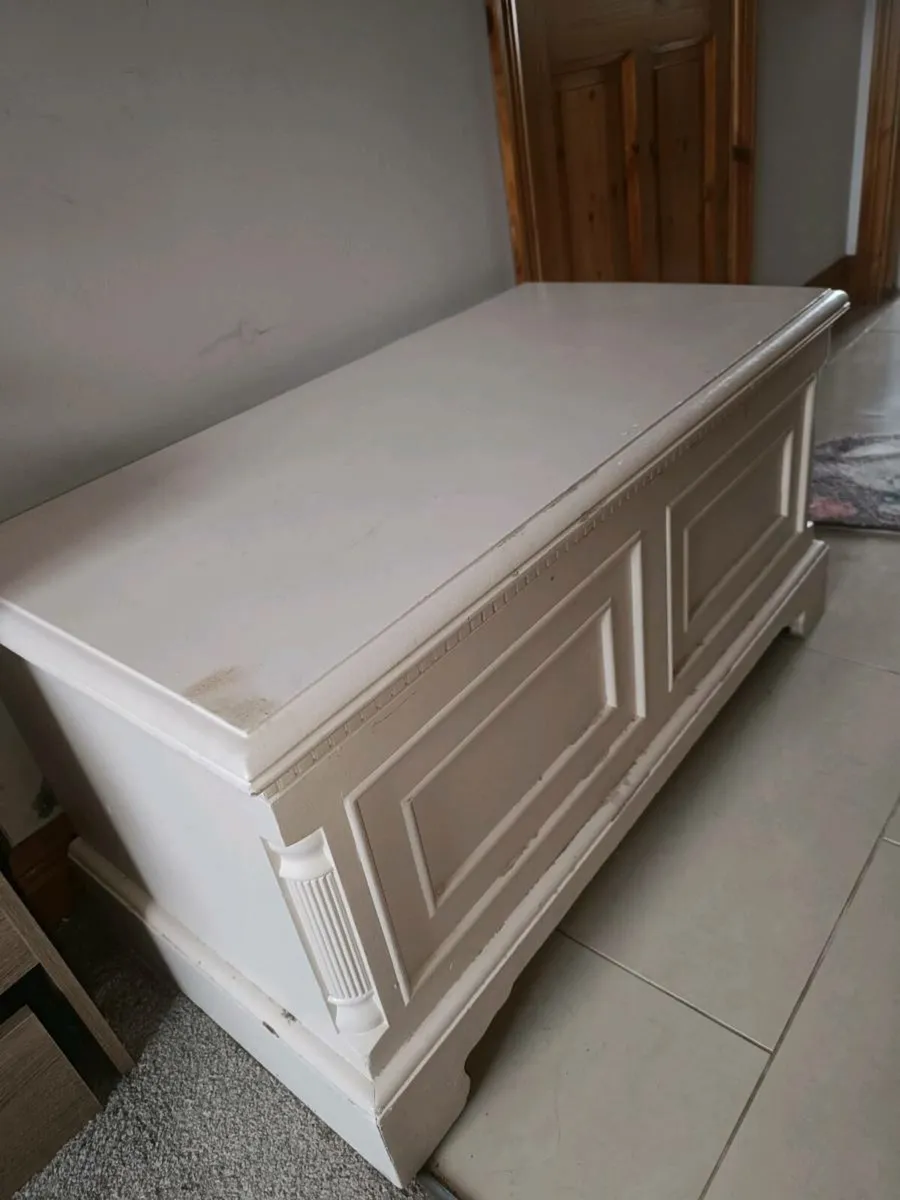 Storage chest - Image 1