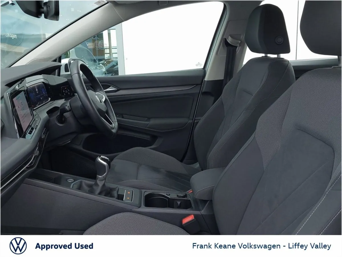 Volkswagen Golf Style 1.5 TSI 130HP  pcp Availabl - Image 4