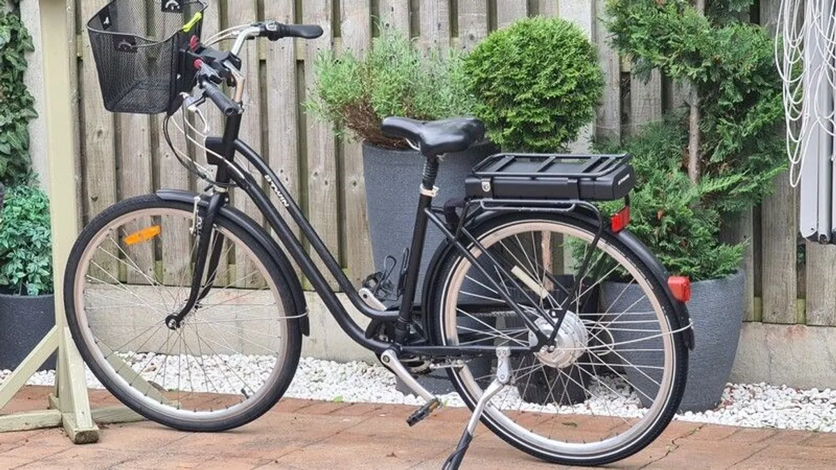Btwin electric bike SUPER CLEAN ebike - Image 1