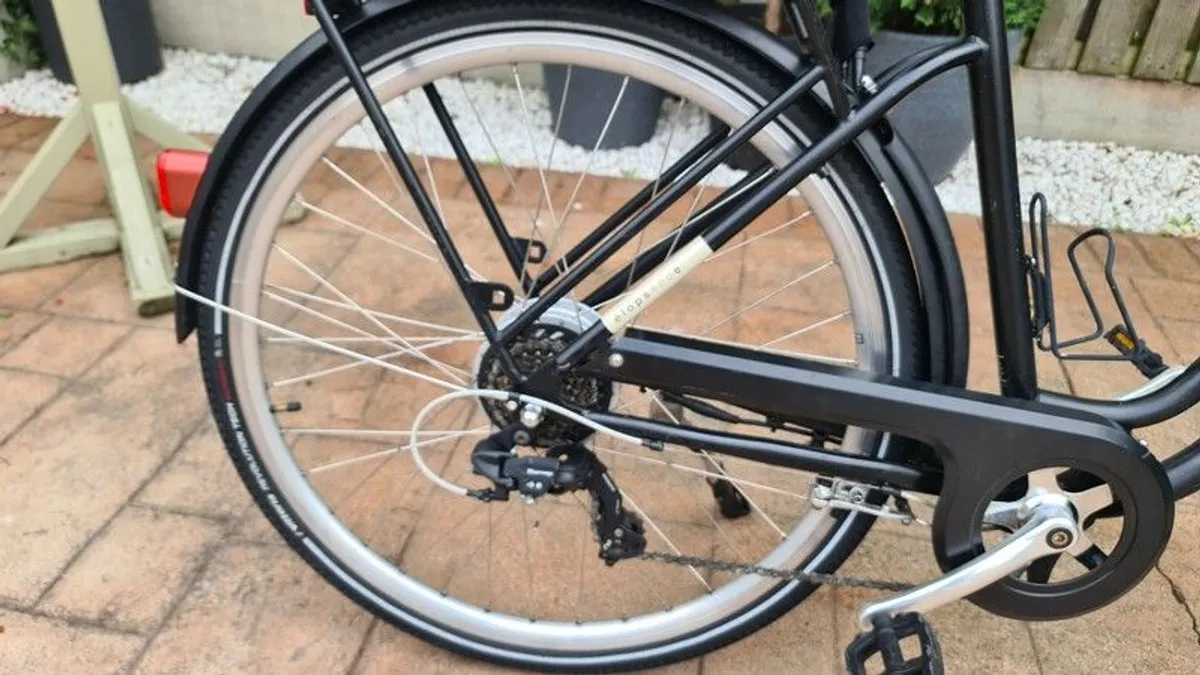 Btwin electric bike SUPER CLEAN ebike - Image 4