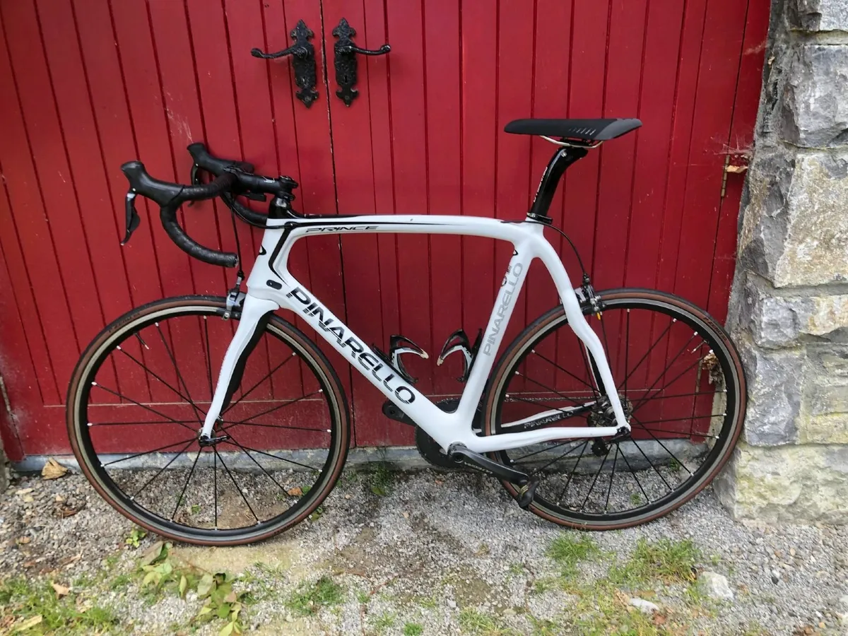Pinarello Prince Di2 Carbon Road Bike 59.5cm - Image 2