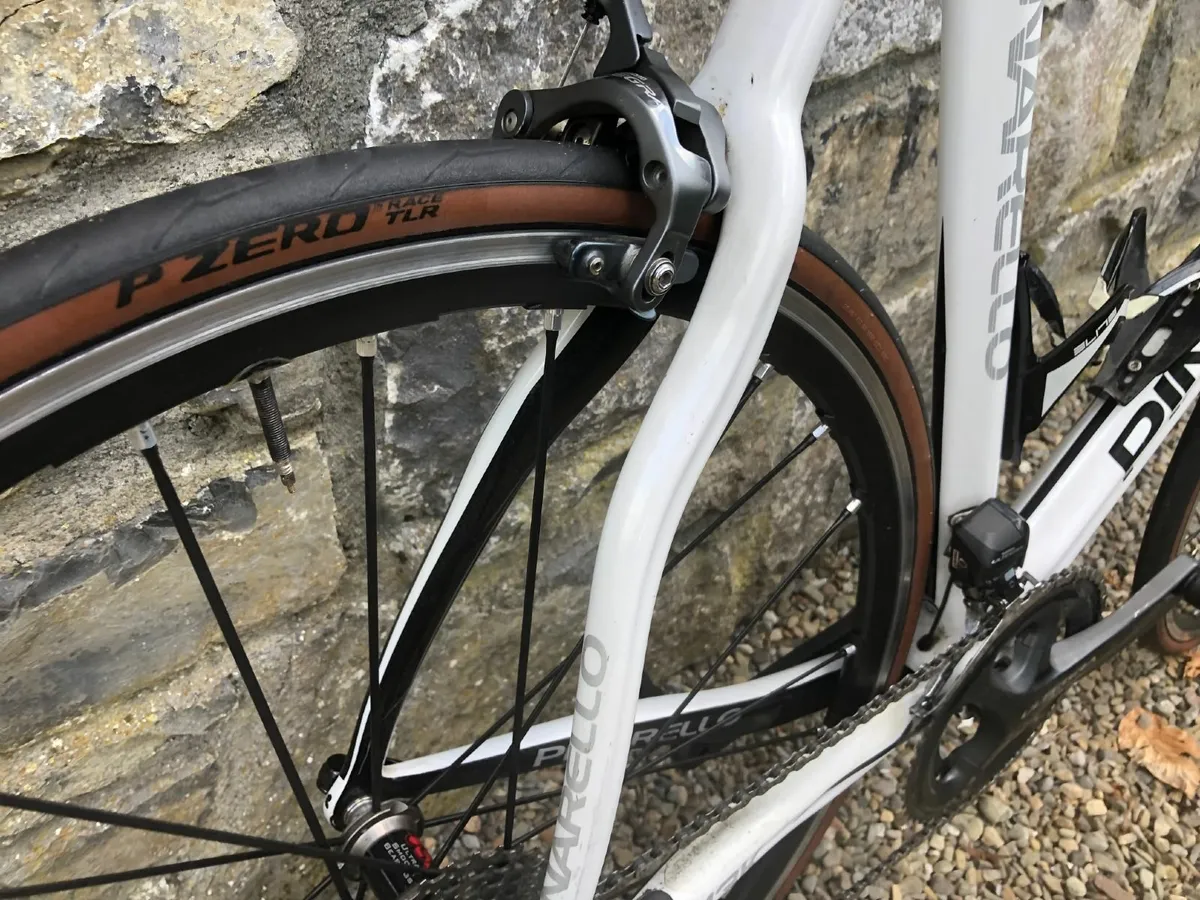 Pinarello Prince Di2 Carbon Road Bike 59.5cm - Image 4