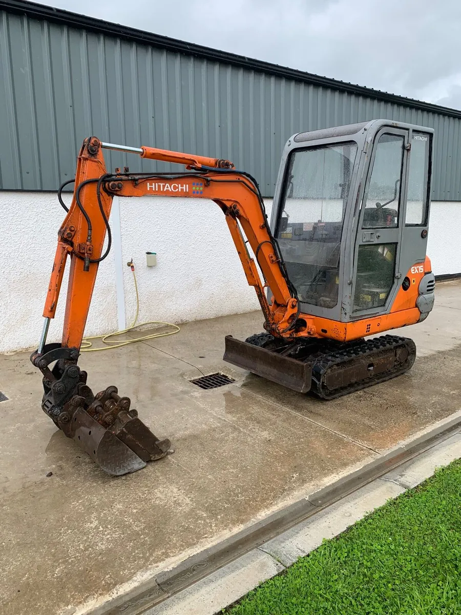 Hitachi EX15 mini digger - Image 1