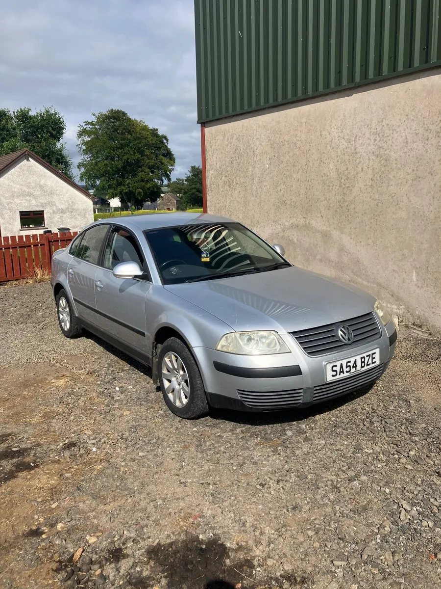 Volkswagen Passat 2004 - Image 1
