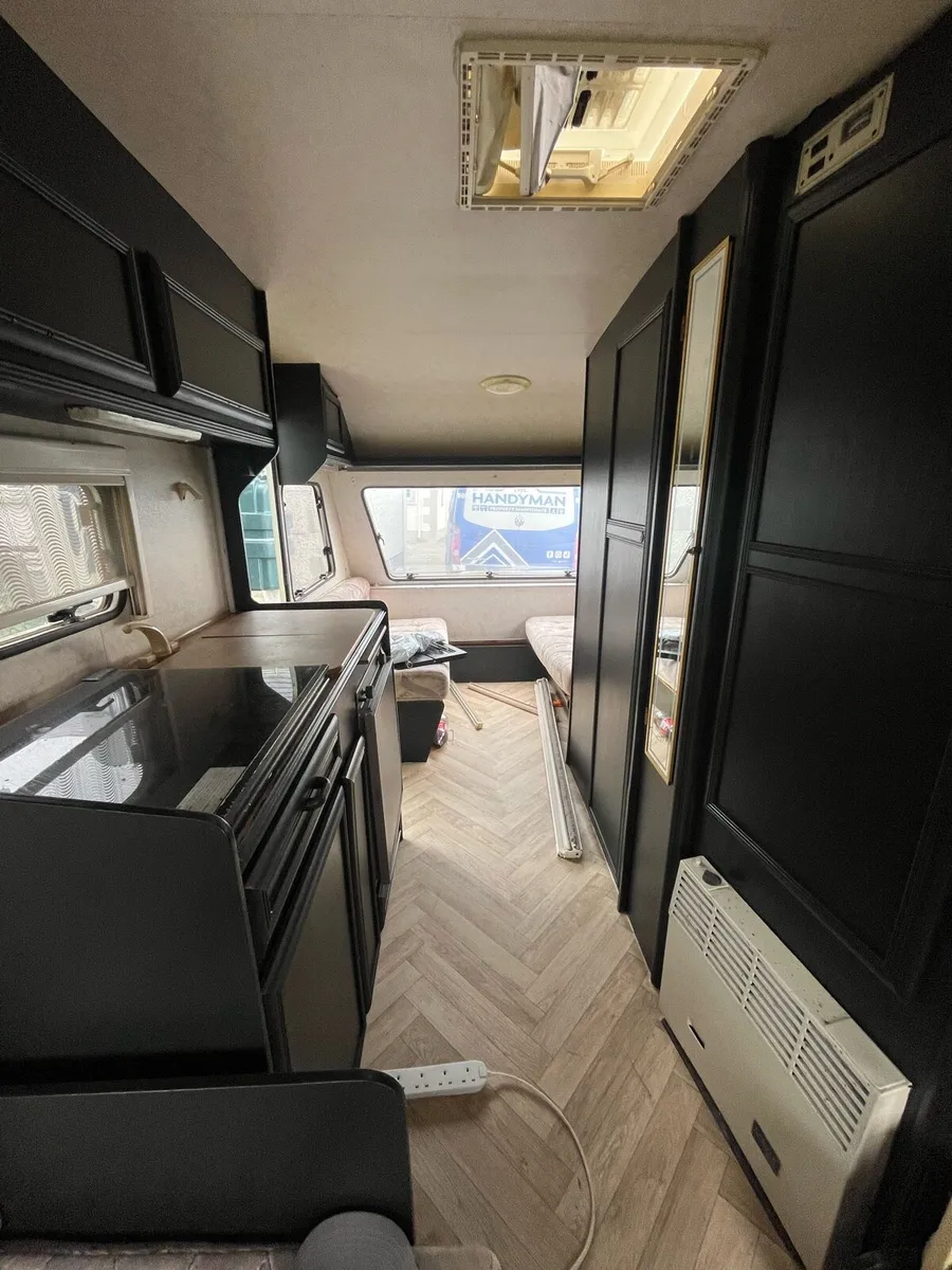 Caravan 5/6 Berth - Image 4