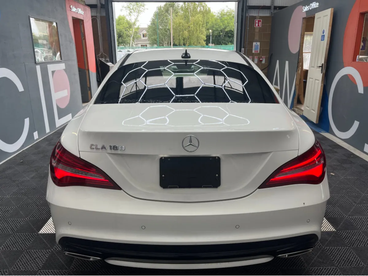 Mercedes-Benz CLA CLA A180 AMG LINE / 15k KMs / RE - Image 4